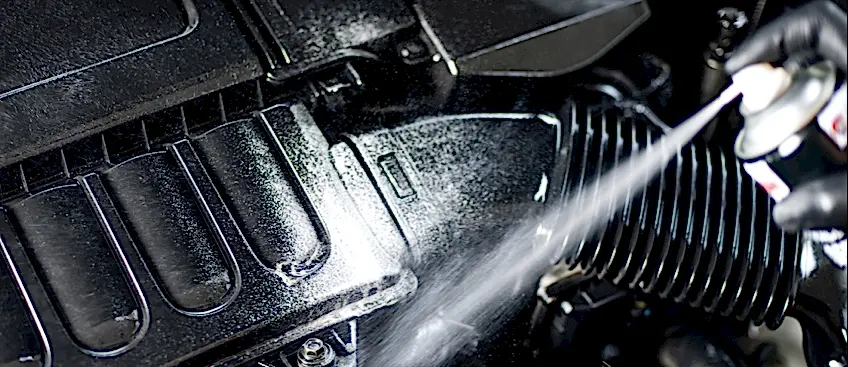 Motor temizleme spreyi motor temizlemenin